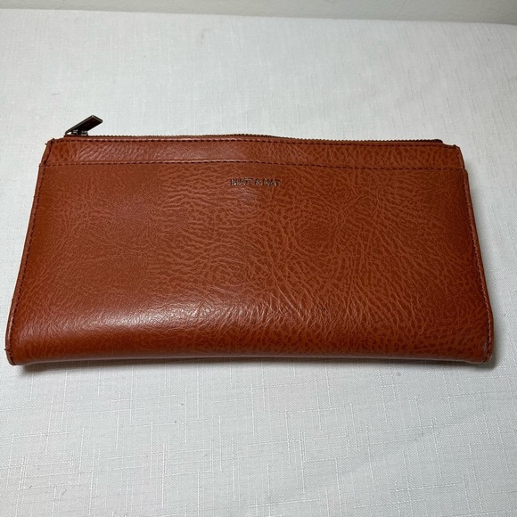 MATT & NAT Brown Wallet. Timeless Design. LARGE - Picture 1 of 11